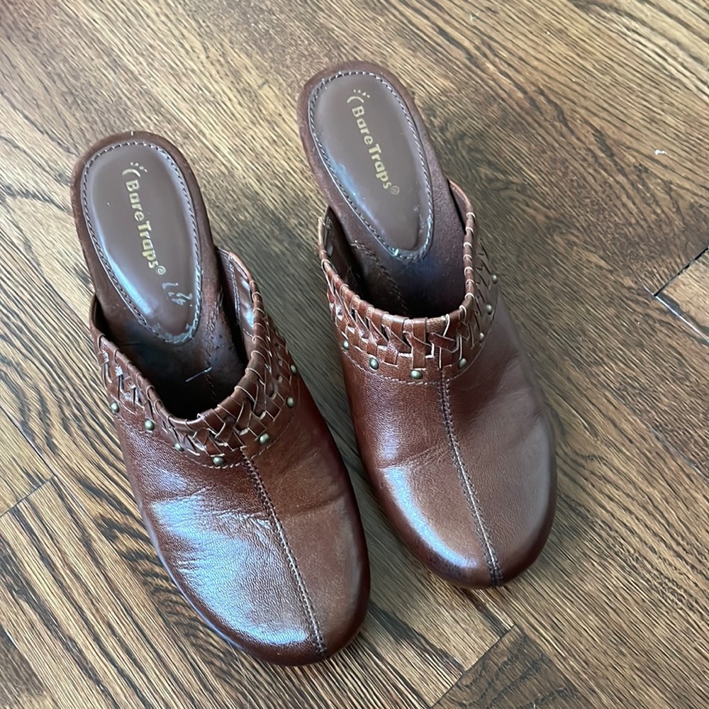 Vintage brown mules